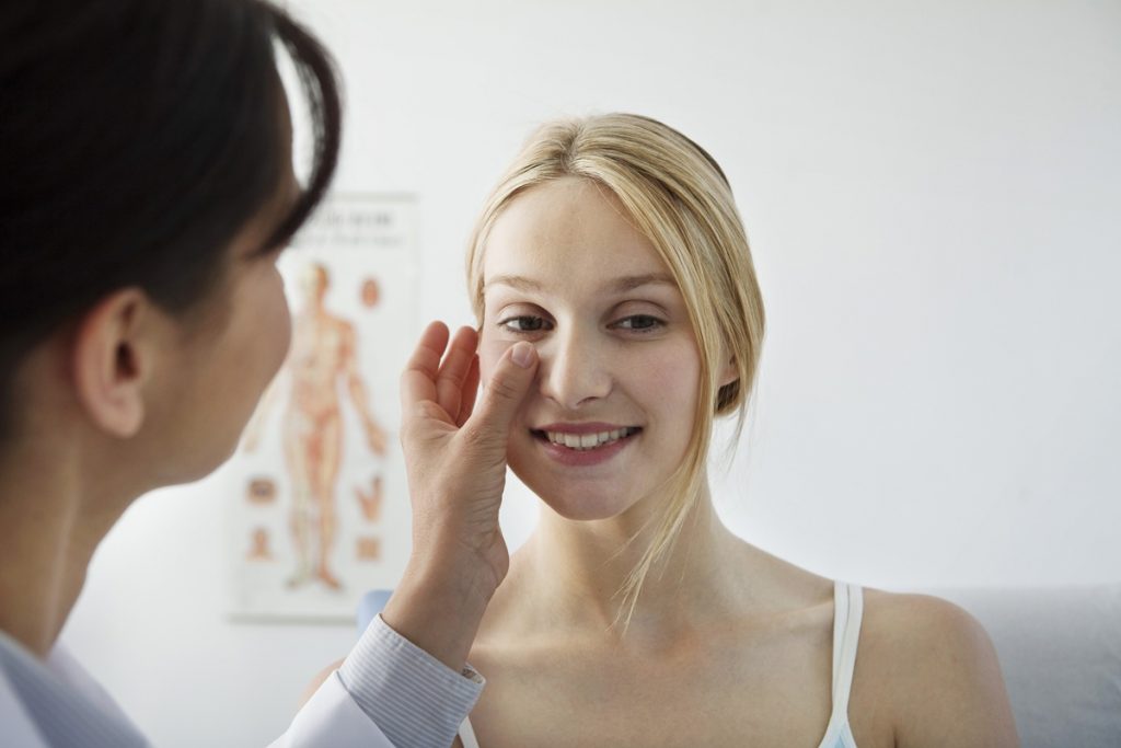 Como é o pós-operatório da septoplastia?