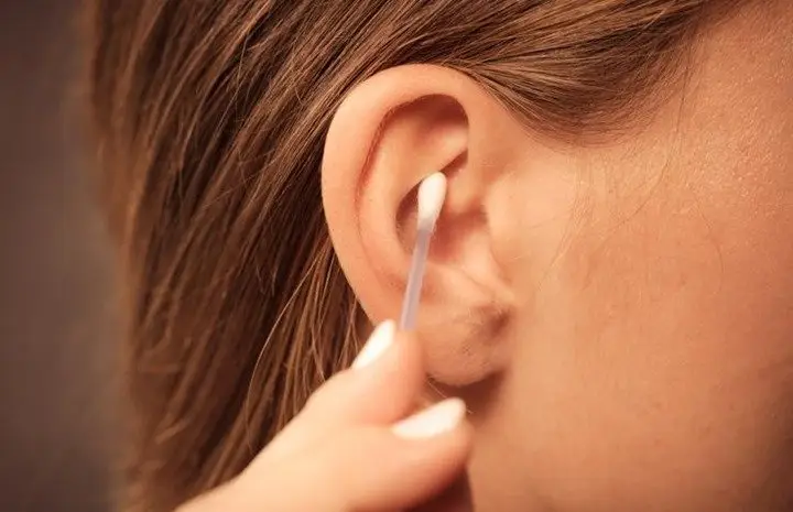 Ouvido inflamado: o que fazer enquanto a consulta não chega Ouvido inflamado: o que fazer enquanto a consulta não chega